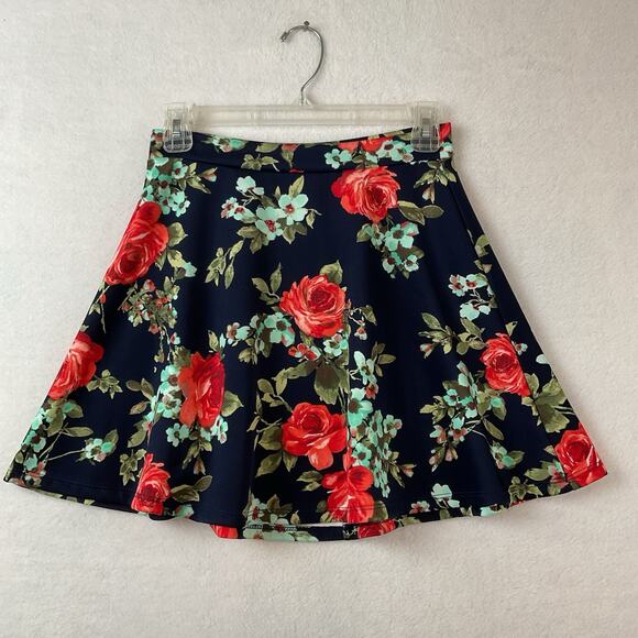 Lily White Skirt Womens Medium Blue Red Floral Knit A-Line Pull On Mini - Picture 1 of 10